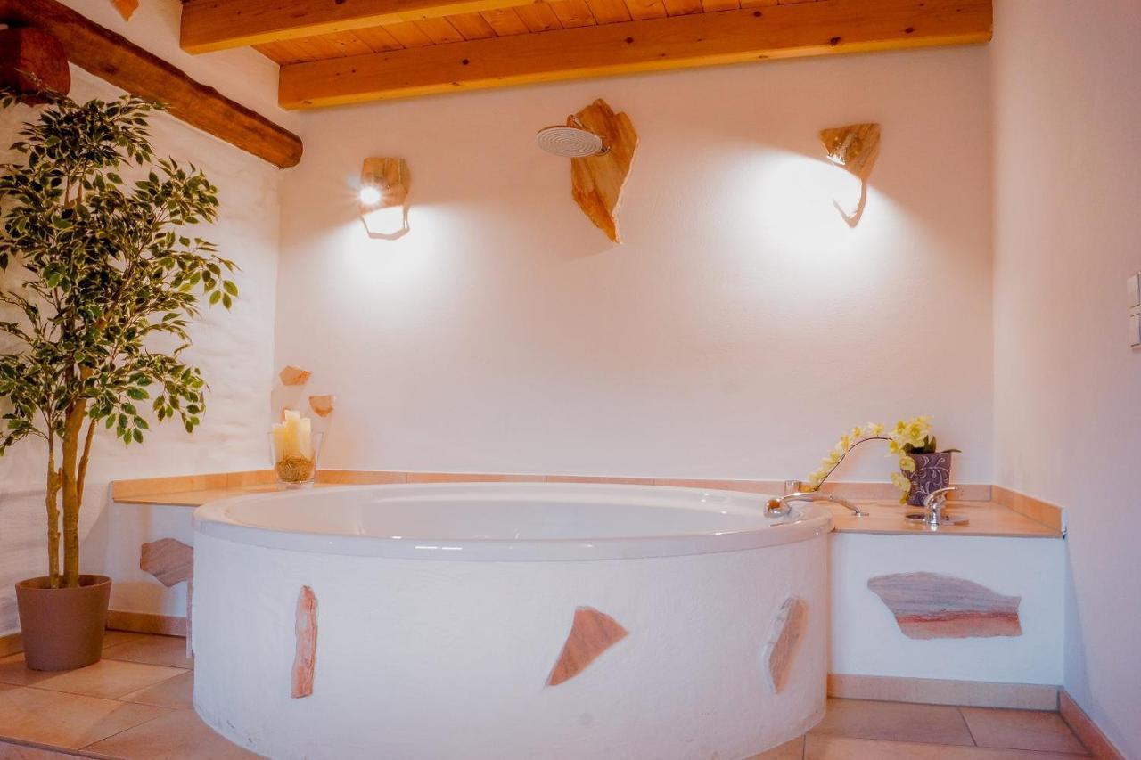 Besondere Ferienwohnung Spirit Auf Idyllischem Reiterhof Nahe Burg Eltz Münstermaifeld Exterior foto